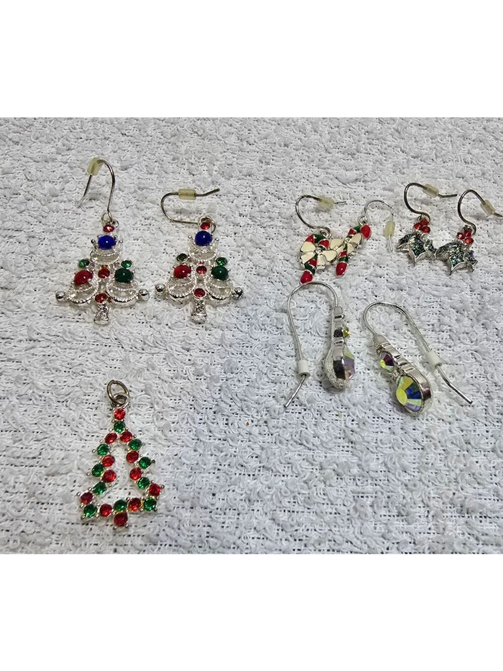 Women's Unbranded Christmas Themed Earrings One Size Silver Red